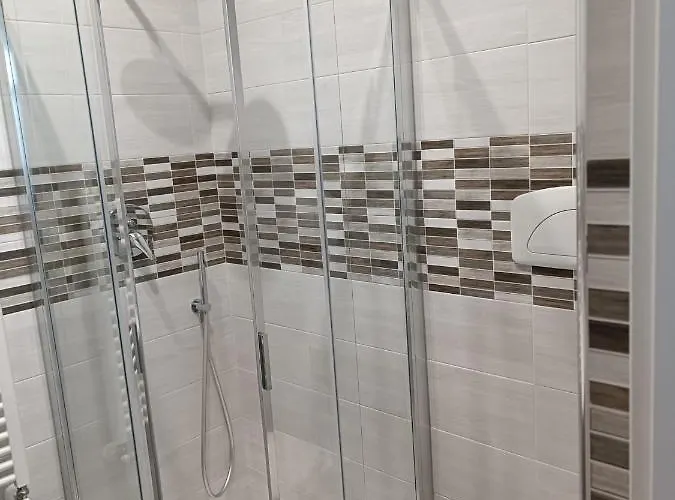 Piccolo Angolo לינה וארוחת בוקר ג'ובינאצו